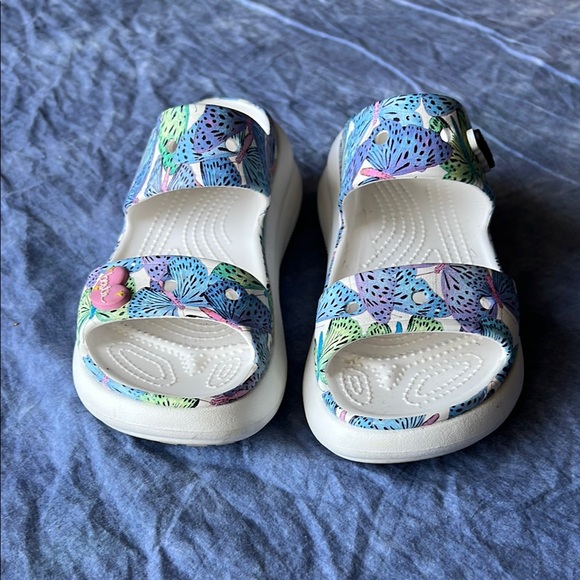 CROCS Iconic Comfort Blue & Green Sandals Tropical Print  Footwear Sz 7 - Picture 1 of 5